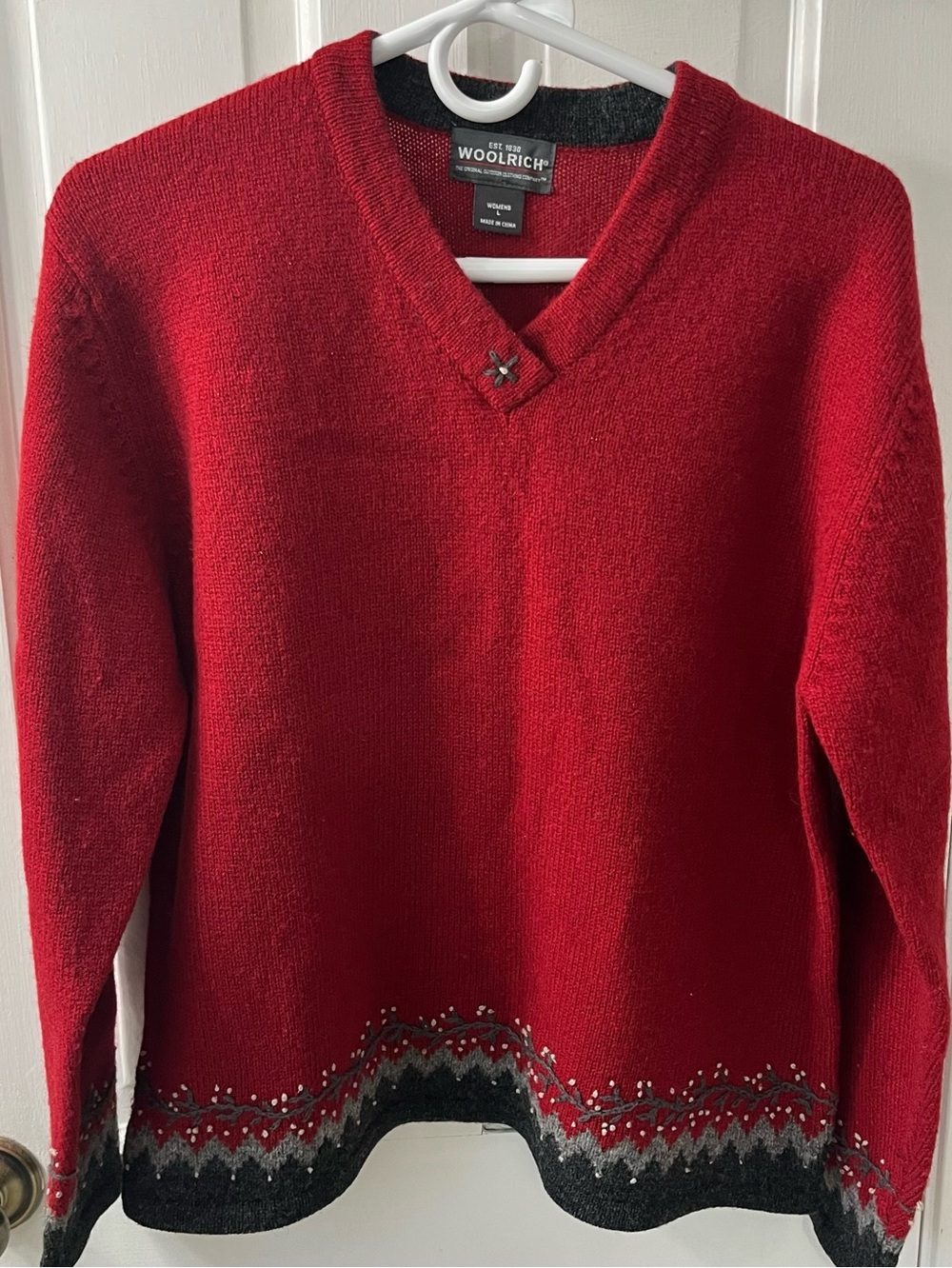 Vintage Woolrich Wool Red V-Neck Nordic Embroidered Sweater Womens Large L